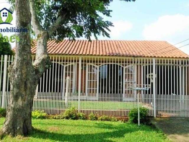 Casa com 5 quartos à venda no Fazendinha, Curitiba  por R$ 710.000