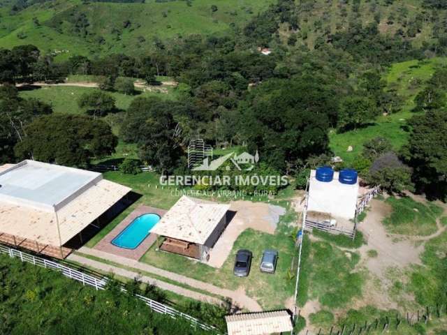 Sitio 15.000m² com área de lazer e piscina em Itaguara MG