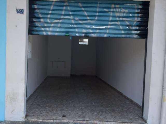 Aluga-se Salão Comercial 18m² no Cocaia