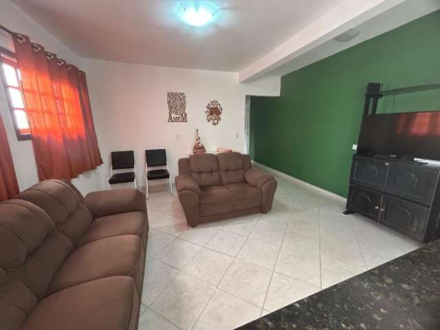 Vende - se casa no Jardim Adriana Guarulhos 3 dormitórios sendo 1 suíte