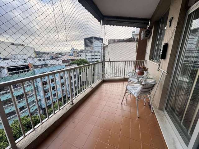 Apartamento a Venda Rua Morais e Silva (Tijuca) Varanda, 3 quartos, 1 suite prédio com infraestrutura completa, 2 vagas de Garagem.