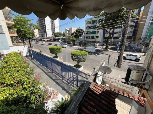 Vendo casa na Av. Maracanã próximo ao Shopping Tijuca