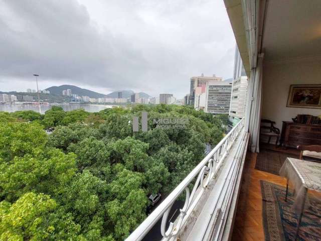 Apartamento a venda na Praia de Botafogo, com aproximadamente 300 m², com uma vista deslumbrante da praia e Pão de Açúcar, salão com aproximadamente 70m² em 3 ambientes, 4 quartos, suíte, 1 vaga de ga