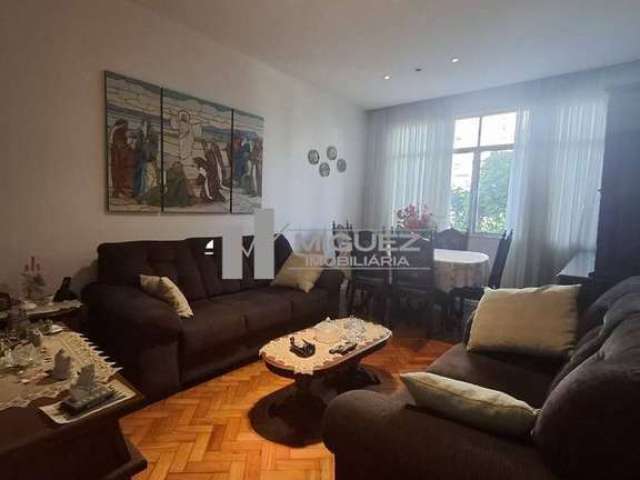 MIGUEZ IMOBILIÁRIA VENDE - Lindo apartamento com 3 quartos na rua do Matoso, Tijuca. Muito bem localizado, entre as ruas Dr. Satamini e Haddock Lobo, próximo ao metrô e comércio local.