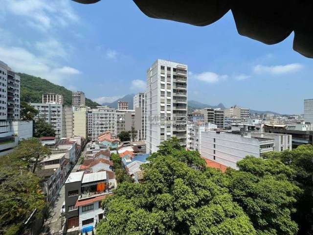 Vendo apartamento rua Itacuruça, varanda e 4 quartos e 2 vagas