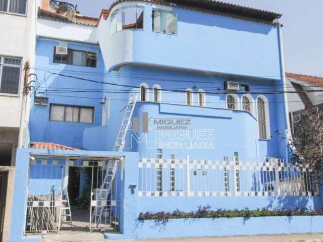 Vendo casa rua Domício da Gama. 10 quartos e fins comerciais