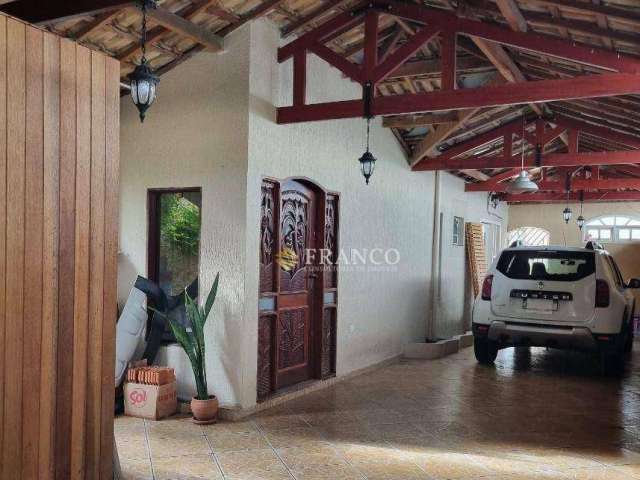 Casa com 3 dormitórios à venda, 320 m² - Chácara do Visconde - Taubaté/SP