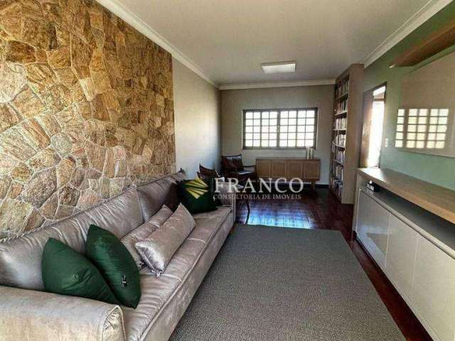 Sobrado triplex com 5 dormitórios à venda, 320 m² - Centro - Taubaté/SP