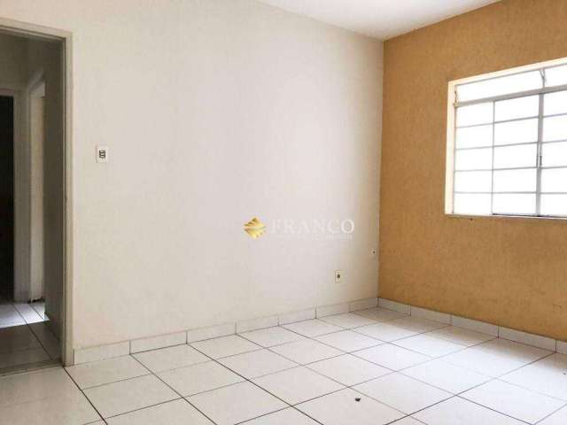 Casa em condomínio fechado com 3 quartos para alugar na Rua Doutor José Gomes Vieira, Jardim Marajoara, Taubaté, 100 m2 por R$ 2.600