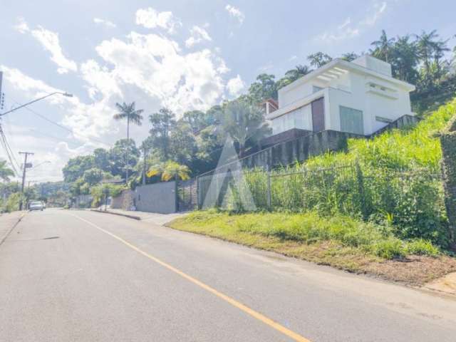 Ótimo terreno residencial com 980 m² à venda no bairro Glória em Joinville-SC, por R$ 900.000,00.