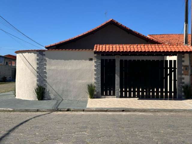 Casa para Venda, 4 dormitórios, sendo 4 suítes, 1 banheiro, 3 vagas, área total 385,00 m²