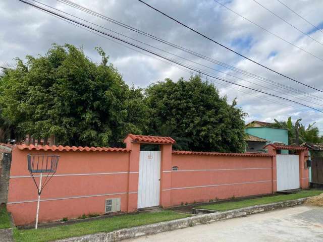 Casa com 3 quartos (1 suíte), amplo terreno e estrutura - Saquarema