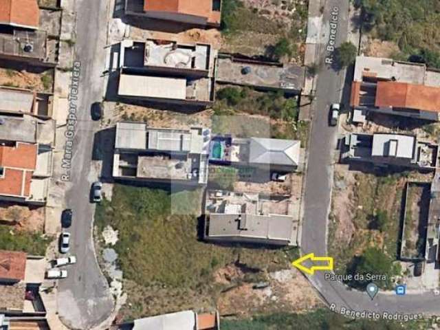 Lote/Terreno à Venda em Laranjeiras, Caieiras por R$ 147.000