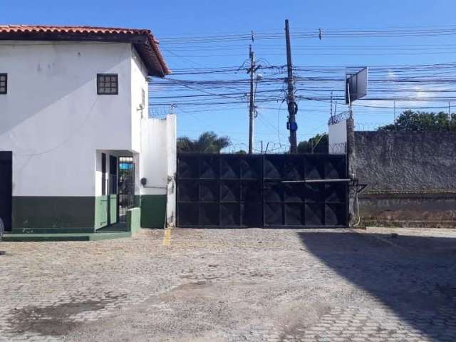 Barracão / Galpão / Depósito à venda na RUA SILVANDIR F CHAVES, Caji, Lauro de Freitas por R$ 390.000