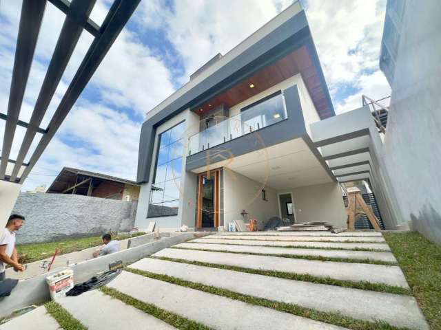 Casa com 3 suítes à venda no bairro Canto, na região continental de Florianópolis.