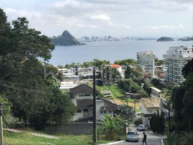 Terreno Lote de 455m², em condomínio, à venda em Charitas, Niterói/RJ