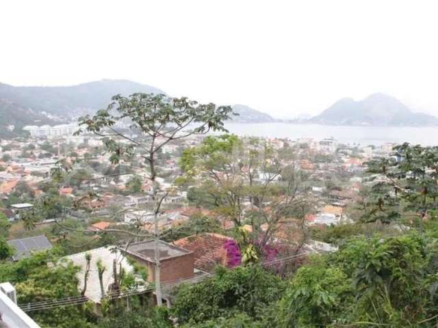 Casa à venda em Niterói/RJ