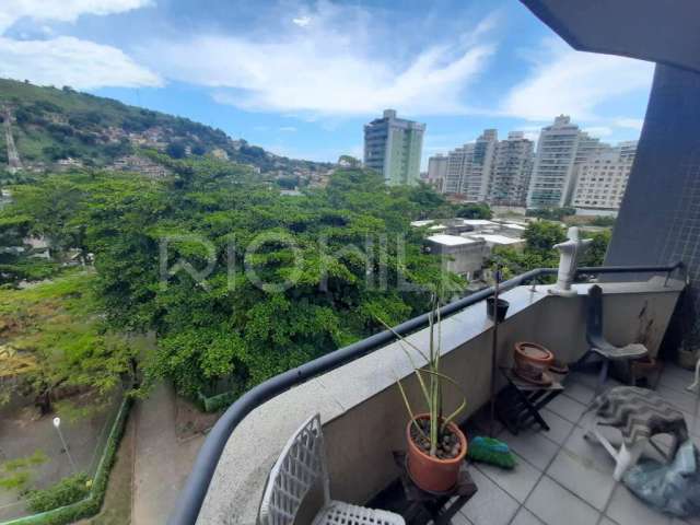 Apartamento Cobertura Triplex de 2 quartos, com 138m², à venda na Vital Brazil, Niterói/RJ