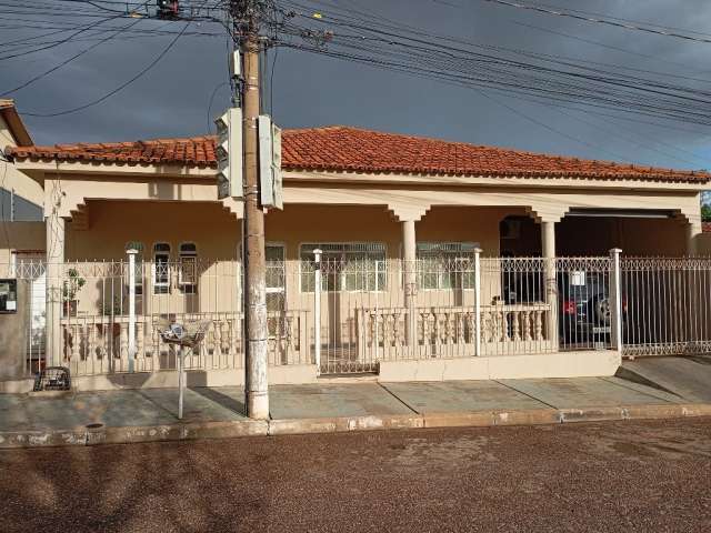 Casa com 3 quartos à venda no CPA I, Cuiabá , 200 m2 por R$ 430.000