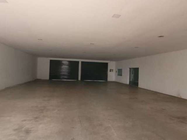 Salão Comercial à Venda em Várzea Grande-MT  6 Salas, 6 Banheiros, 5 Vagas de Garagem  220 m² no Bairro Cristo Rei