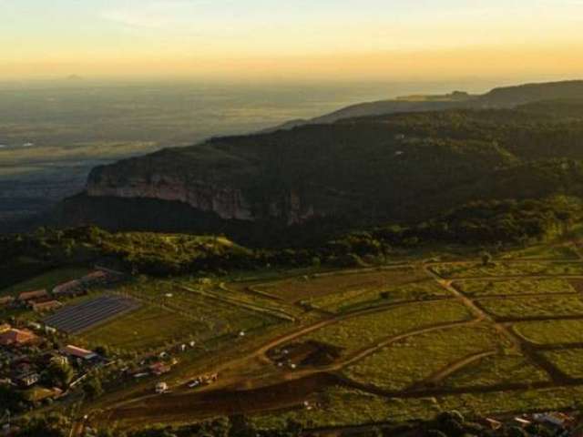 Terreno à venda no Condomínio Florais Chapada, Chapada dos Guimarães-MT: 300,00 m² de área!