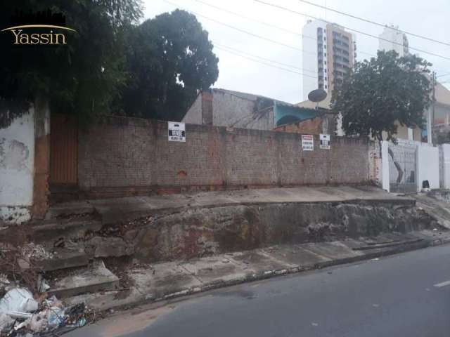 Terreno à venda na Av. 08 de Abril