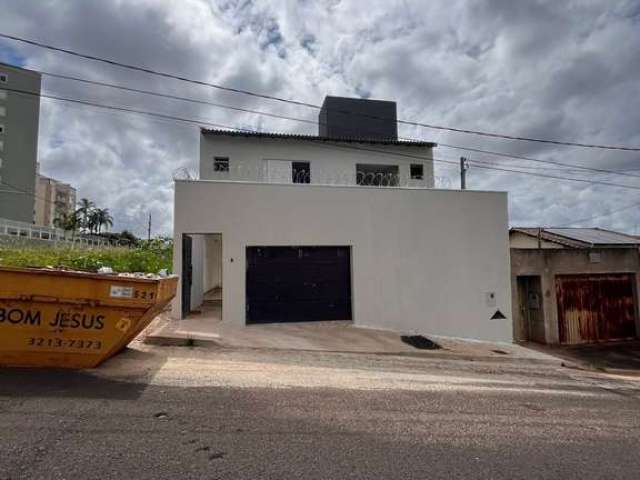 Casa com 3 quartos à venda na Sebastião Beltrão de Araújo, Vigilato Pereira, Uberlândia por R$ 1.400.000