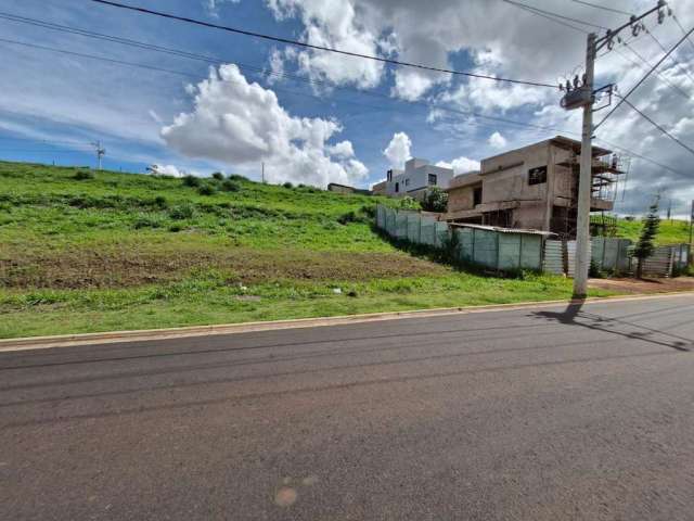 Terreno à venda na Avenida Floriano Peixoto, Granja Marileusa, Uberlândia por R$ 300.000