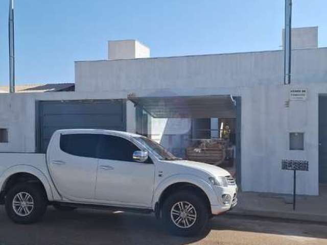 Casa com 2 quartos à venda na Rua Wolney Ribeiro dos Santos, Planalto, Uberlândia por R$ 315.000