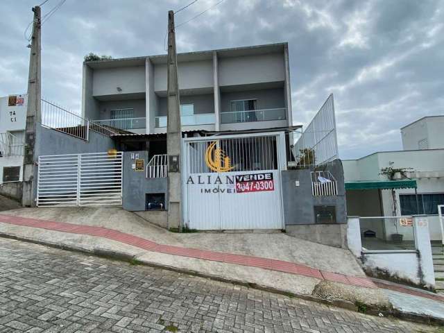 Sobrado à venda no bairro Potecas - São José/SC