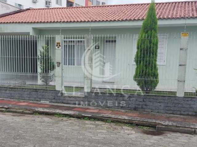 Casa à venda no bairro Nossa Senhora do Rosário - São José/SC