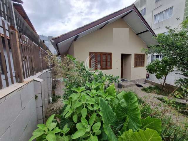 Casa à venda no bairro Trindade - Florianópolis/SC