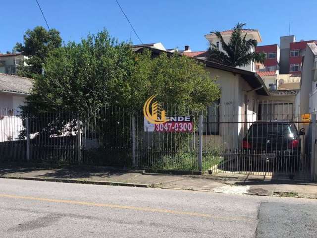 Casa à venda no bairro Praia Comprida - São José/SC