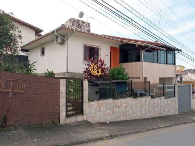 Casa à venda no bairro Areias - São José/SC