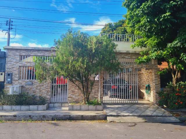 Casa no conjunto das Palmeiras no bairro de Flores