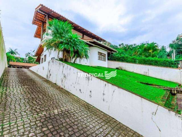 Casa com 3 dormitórios à venda, 321 m² por R$ 1.120.000,00 - Água Verde - Blumenau/SC