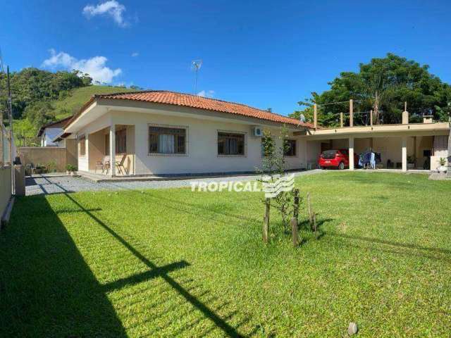 Casa com 3 dormitórios à venda, 276 m² por R$ 850.000,00 - Bela Vista - Gaspar/SC