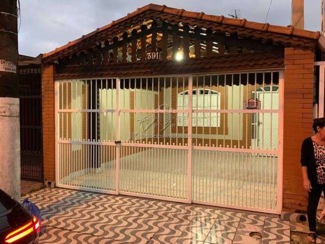 Casa Praia Grande á 250mt da Praia, 2 dormitórios (1suite), Churrasqueira, 2 vagas de garagem, toda reformada - R$390 mil