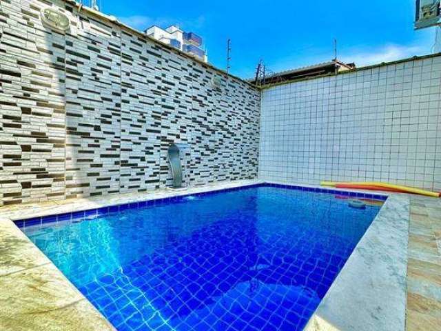 699mil a vista - sobrado alto padrão, fino acabamento, 3 suítes, piscina e churrasqueira, 200 metros da praia