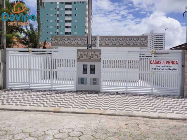 Linda casa novinha, fino acabamento na quadra da praia, 2 dorms. aceita financiamento bancário, minha casa minha vida