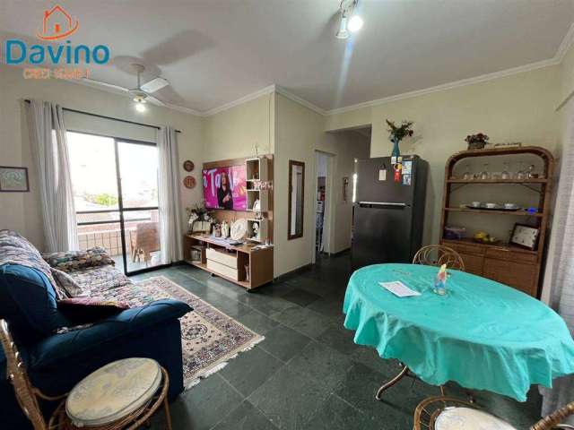 Apartamento de 02 dormitórios, com sala ampla e sacada, vaga de gargem. Oportunidade!!