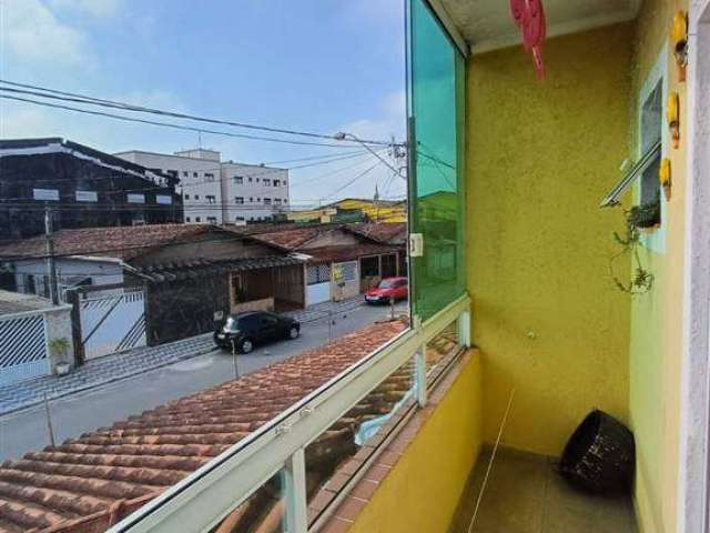 Lindo sobrado geminado na aviação, lado praia com 3 dormitórios sendo uma suíte, r$630.000,00 aceita financiamento bancário, fgts e estuda permuta por apartamento em praia grande