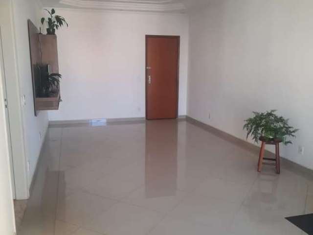 Apartamento com 3 Quarto(s) e 3 banheiro(s) para Alugar, 120 m² por R$ 3000 / Mês