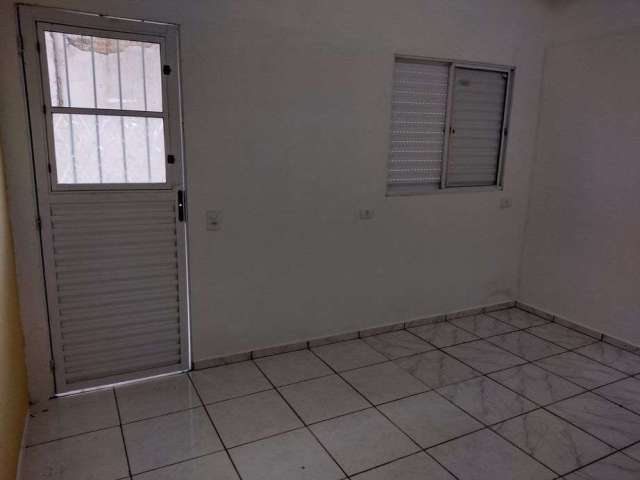 Apartamento com 1 Quarto(s) e 1 banheiro(s) para Alugar, 20 m² por R$ 800 / Mês