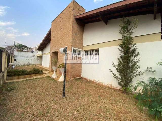 Casa com 3 Quarto(s) e 1 banheiro(s) para Alugar, 150 m² por R$ 3556 / Mês