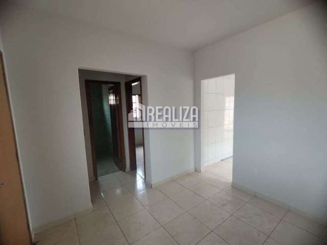 Casa com 2 Quarto(s) e 1 banheiro(s) para Alugar, 0 m² por R$ 618 / Mês