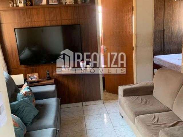 Apartamento com 2 Quarto(s) e 1 banheiro(s) para Alugar, 40 m² por R$ 865 / Mês