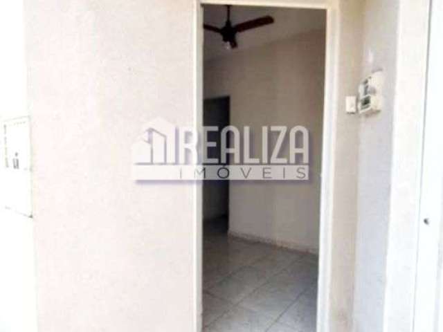 Casa com 1 Quarto(s) e 1 banheiro(s) para Alugar, 60 m² por R$ 1174 / Mês