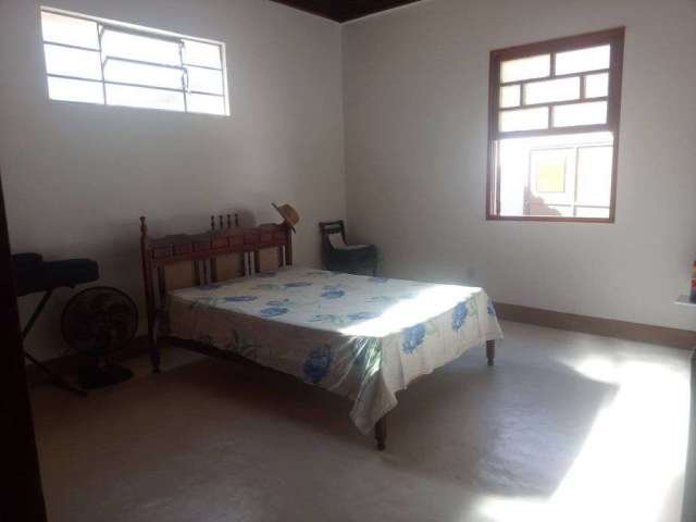 Casa com 3 Quarto(s) e 3 banheiro(s) para Alugar, 830 m² por R$ 5500 / Mês