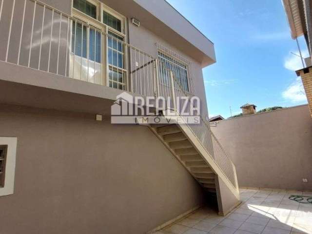 Casa com 4 Quarto(s) e 4 banheiro(s) para Alugar, 265 m² por R$ 7222 / Mês